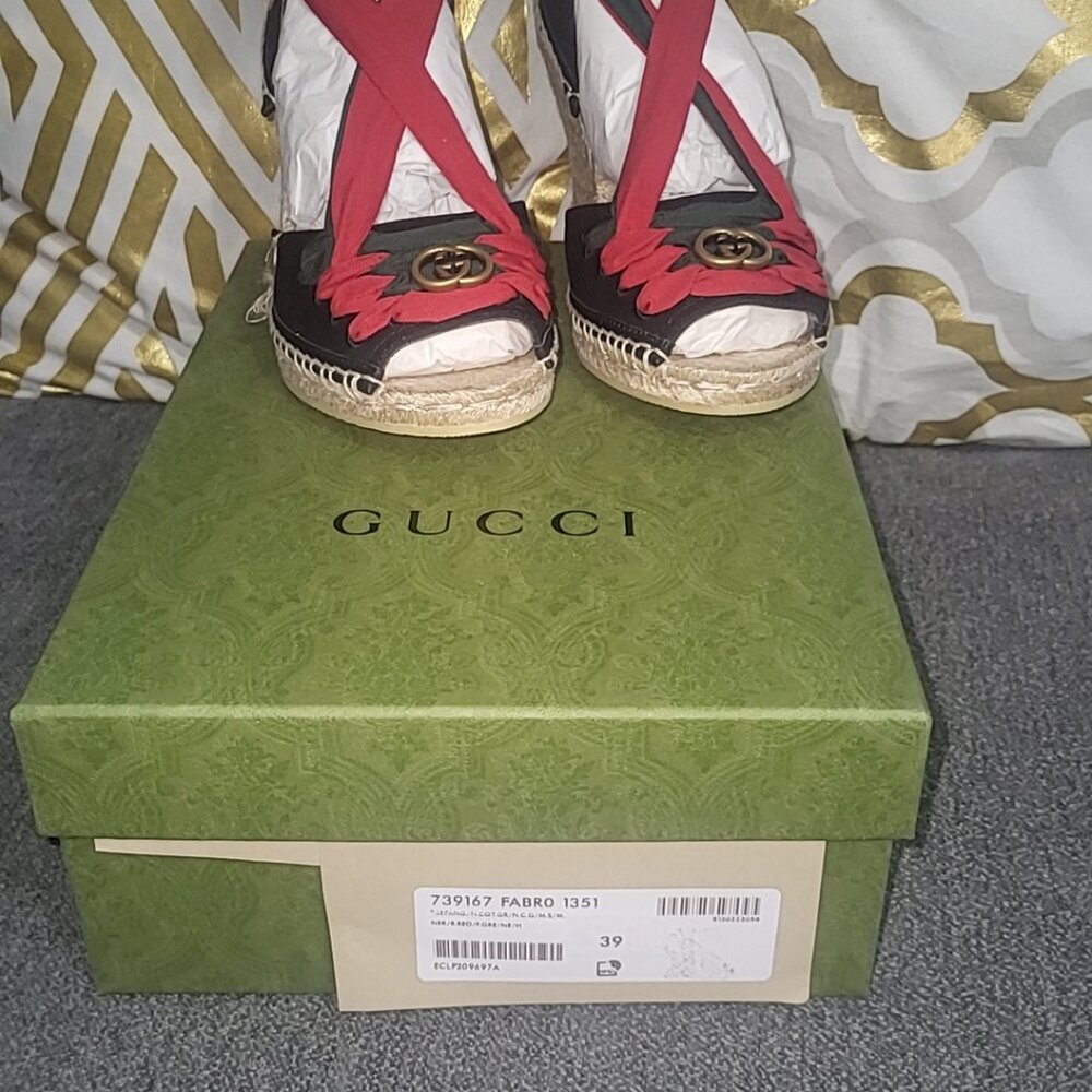 Gucci Women Shoes